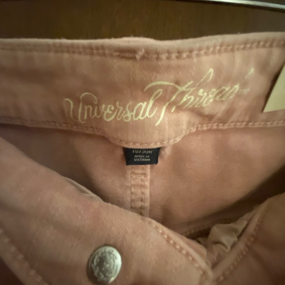 Brand new pink woman’s torn jeans - Picture 2 of 4
